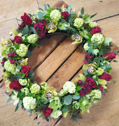 Red and green wreath - 