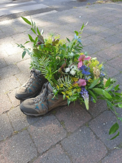 Personal sprays - Bouquets of flowers to add to items with meaning to the deceased which may be displayed on the casket as a special memory.